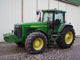 трактор колесный John Deere 8300