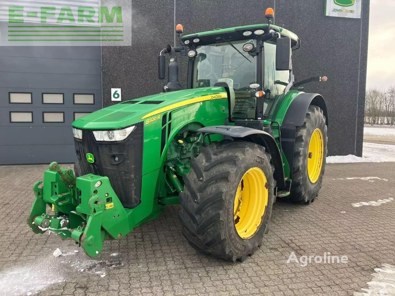 Máy kéo bánh lốp John Deere 8320 - Agroline