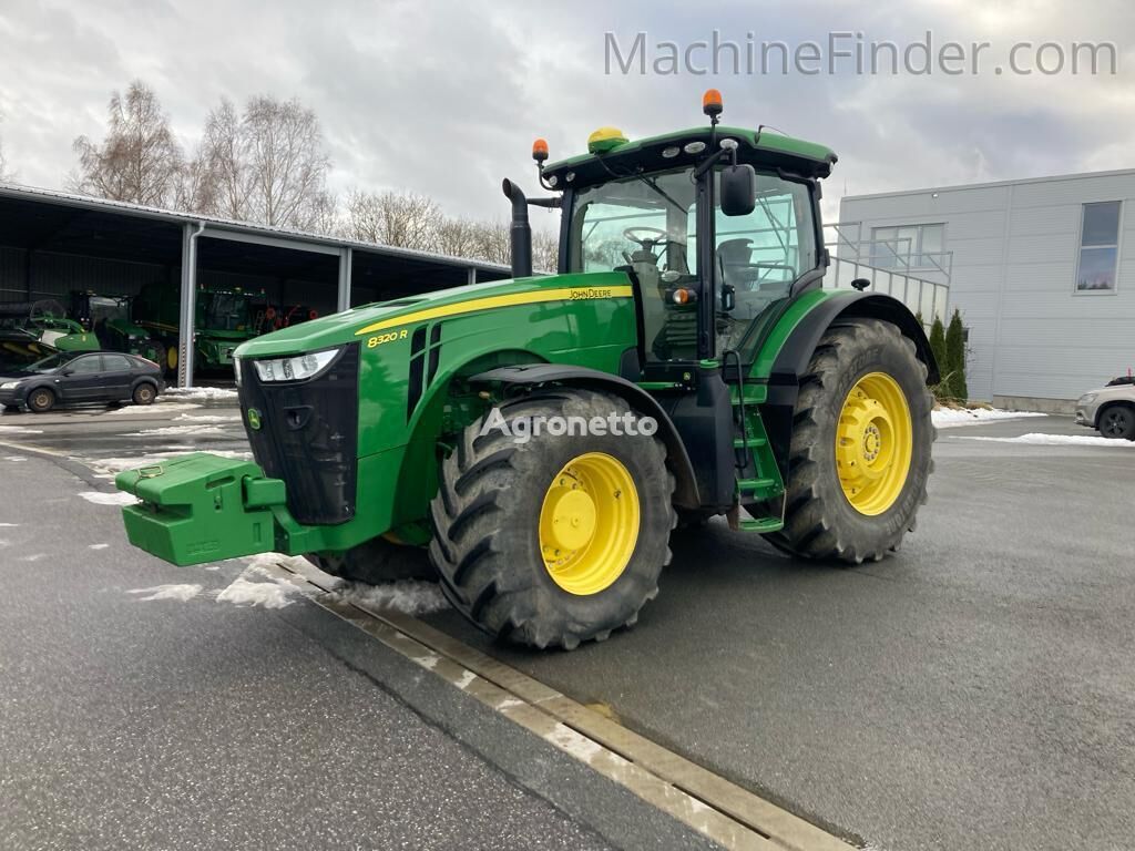 трактор колесный John Deere 8320R