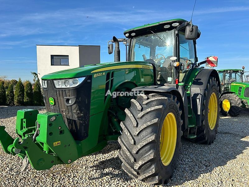 колесен трактор John Deere 8320R