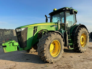 John Deere 8320R Tractor wheel tractor