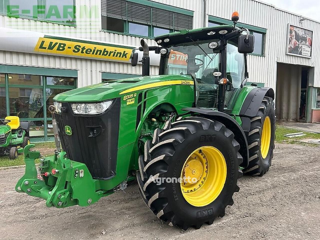 tracteur à roues John Deere 8335 r