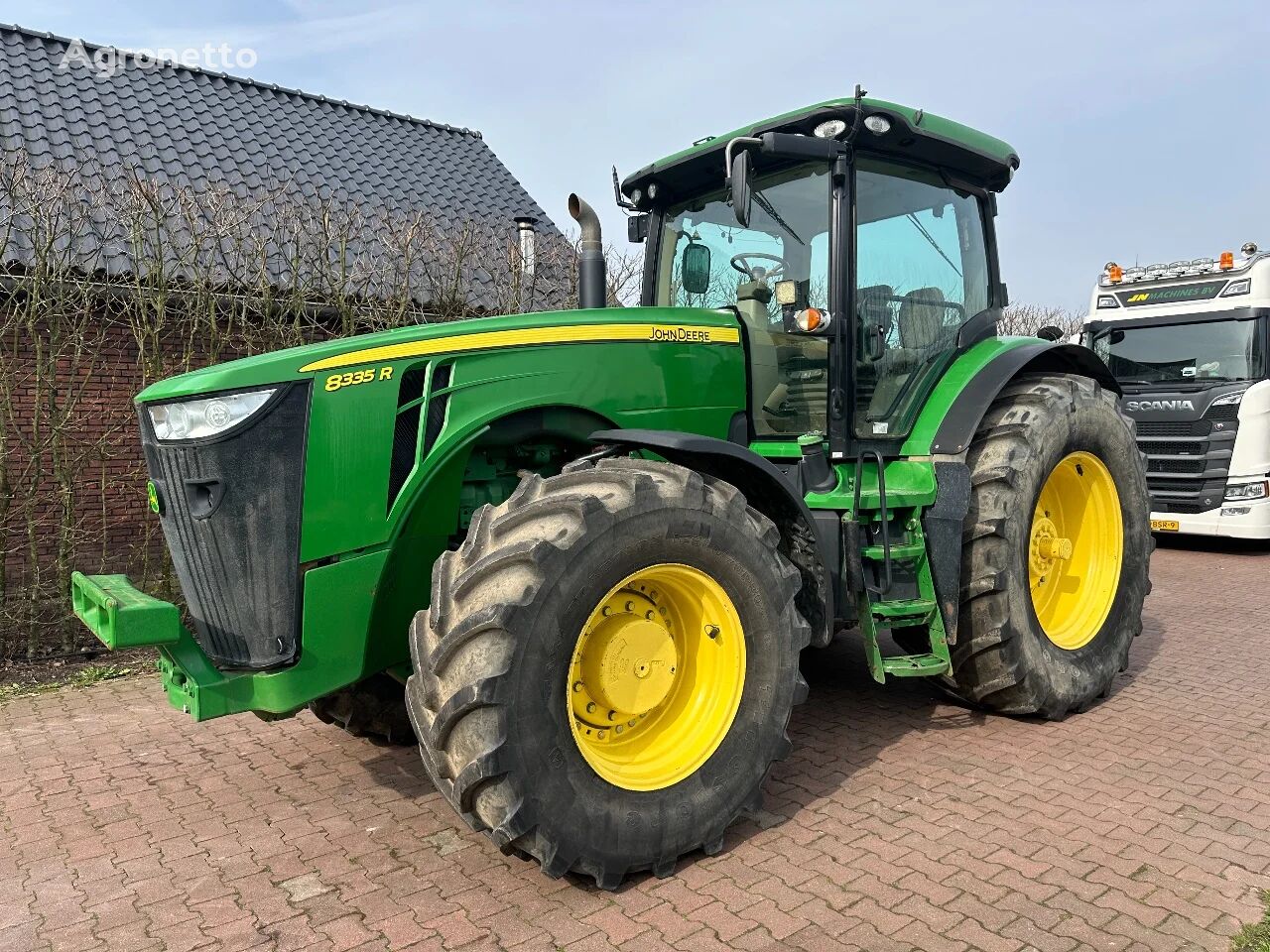 tracteur à roues John Deere 8335R