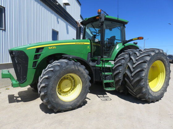 tracteur à roues John Deere 8430 POWERSHIFT