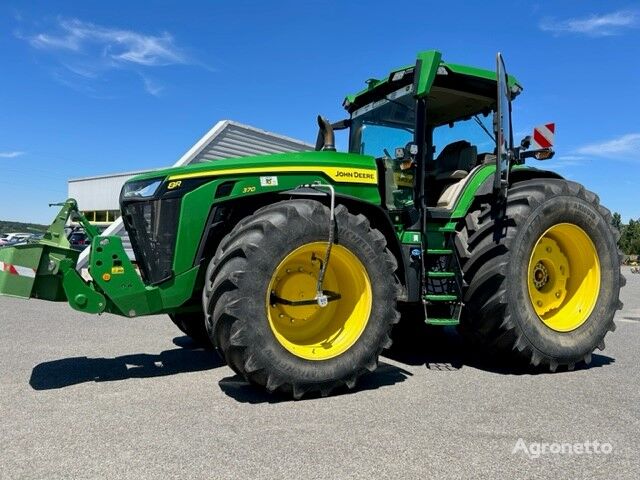 трактор колесный John Deere 8R370