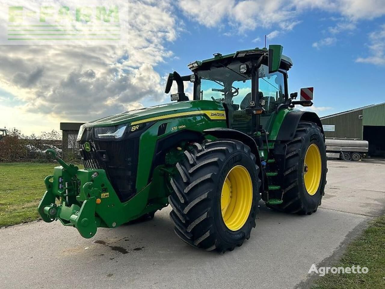 tractor cu roţi John Deere 8r370