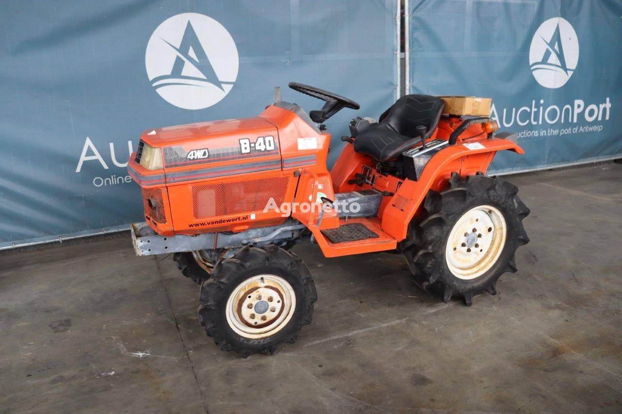 kolesový traktor Kubota B1402DT