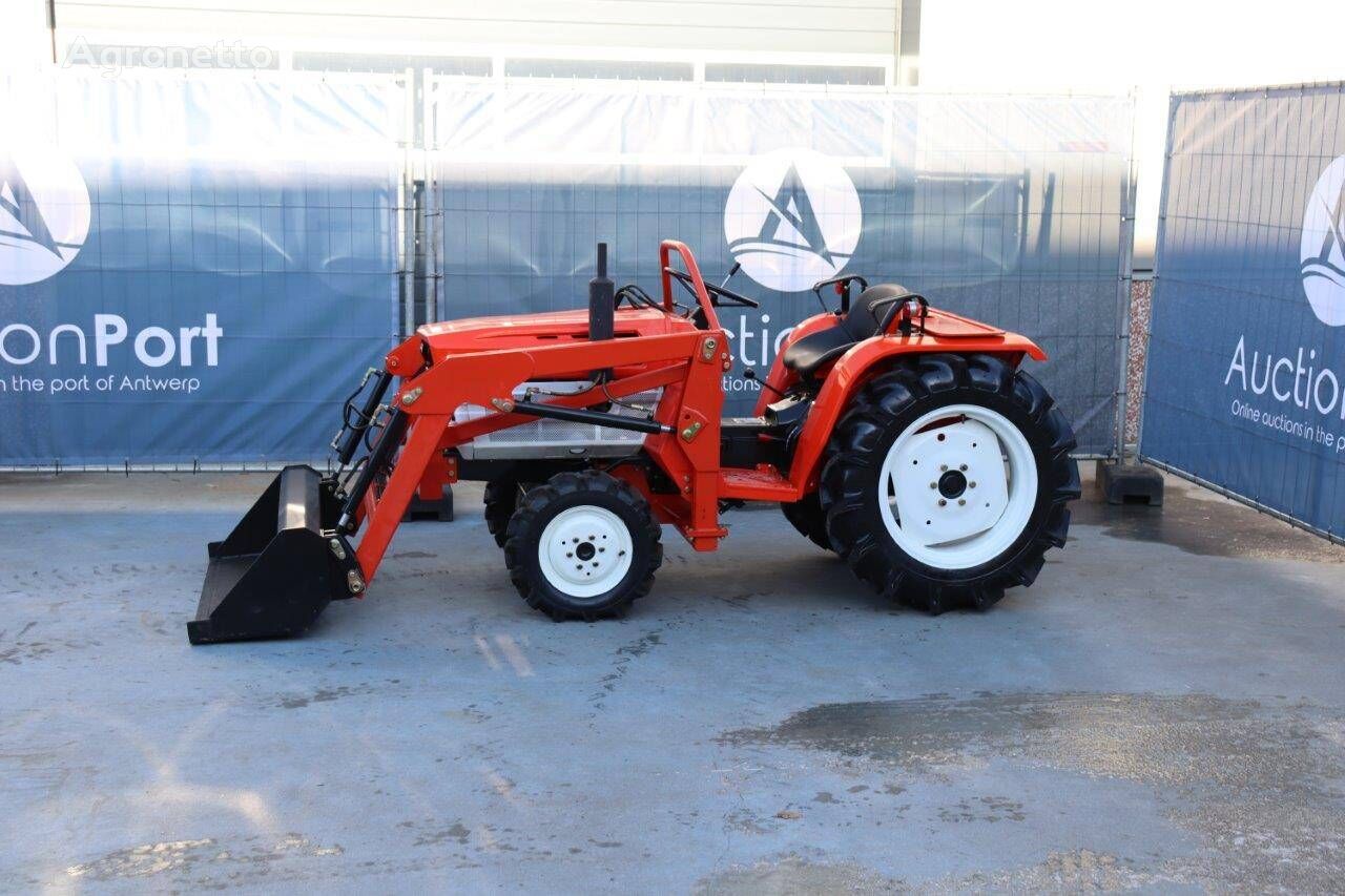 Kubota B1600 traktor på hjul