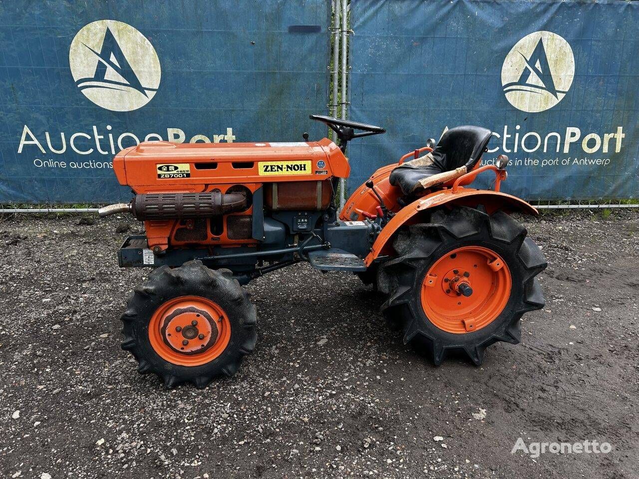 Kubota B7001 tractor de ruedas