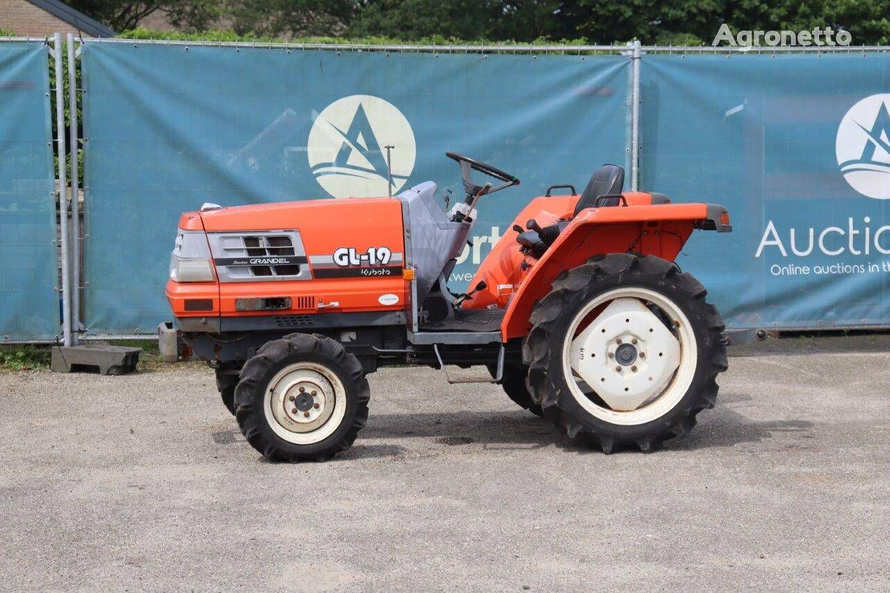 trattore gommato Kubota GL19