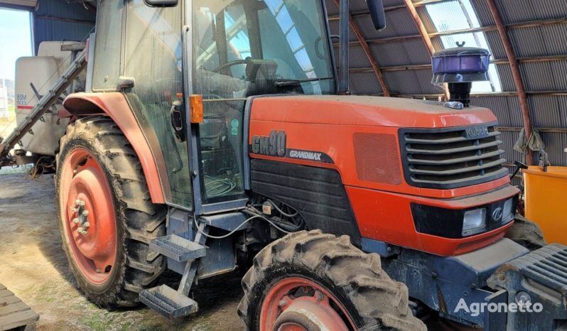 جرار بعجلات Kubota GM90