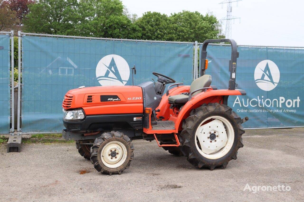 máy kéo bánh lốp Kubota KL230