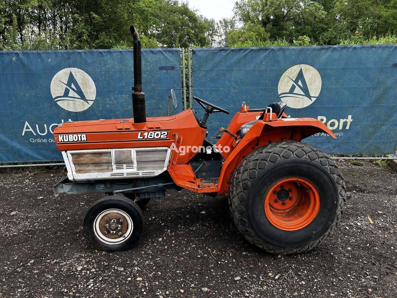 Kubota L1802 traktor på hjul