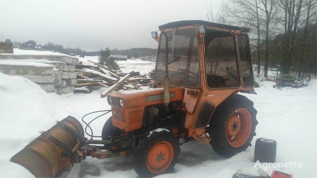 Kubota L245DT ホイールトラクター