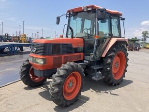 tracteur &agrave; roues Kubota M90