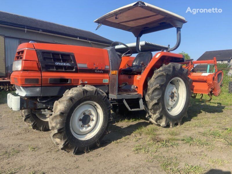 轮式拖拉机 Kubota TRACTOR(Kubota)