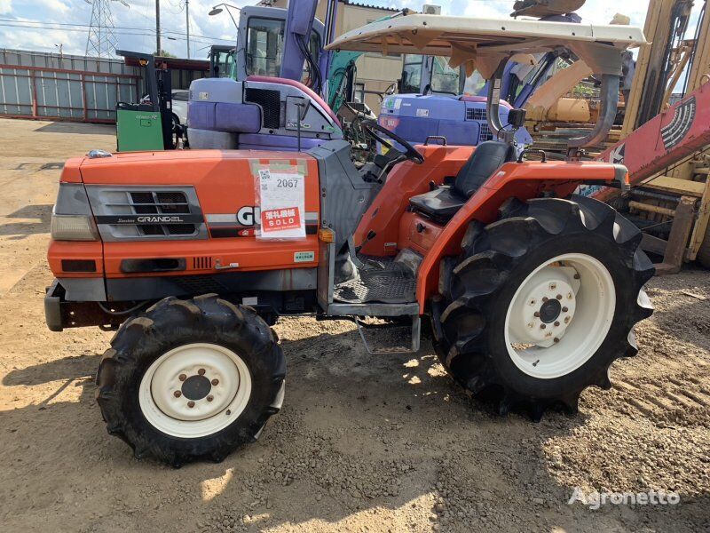 Kubota TRACTOR(Kubota) tractor de ruedas