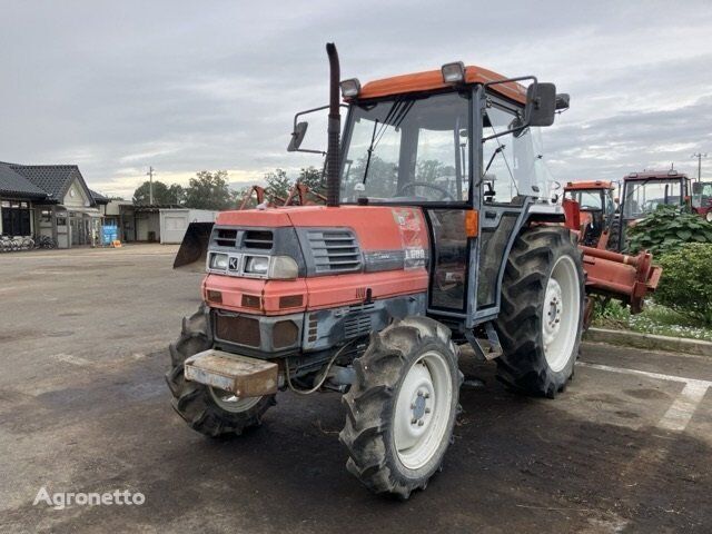 جرار بعجلات Kubota TRACTOR(Kubota)