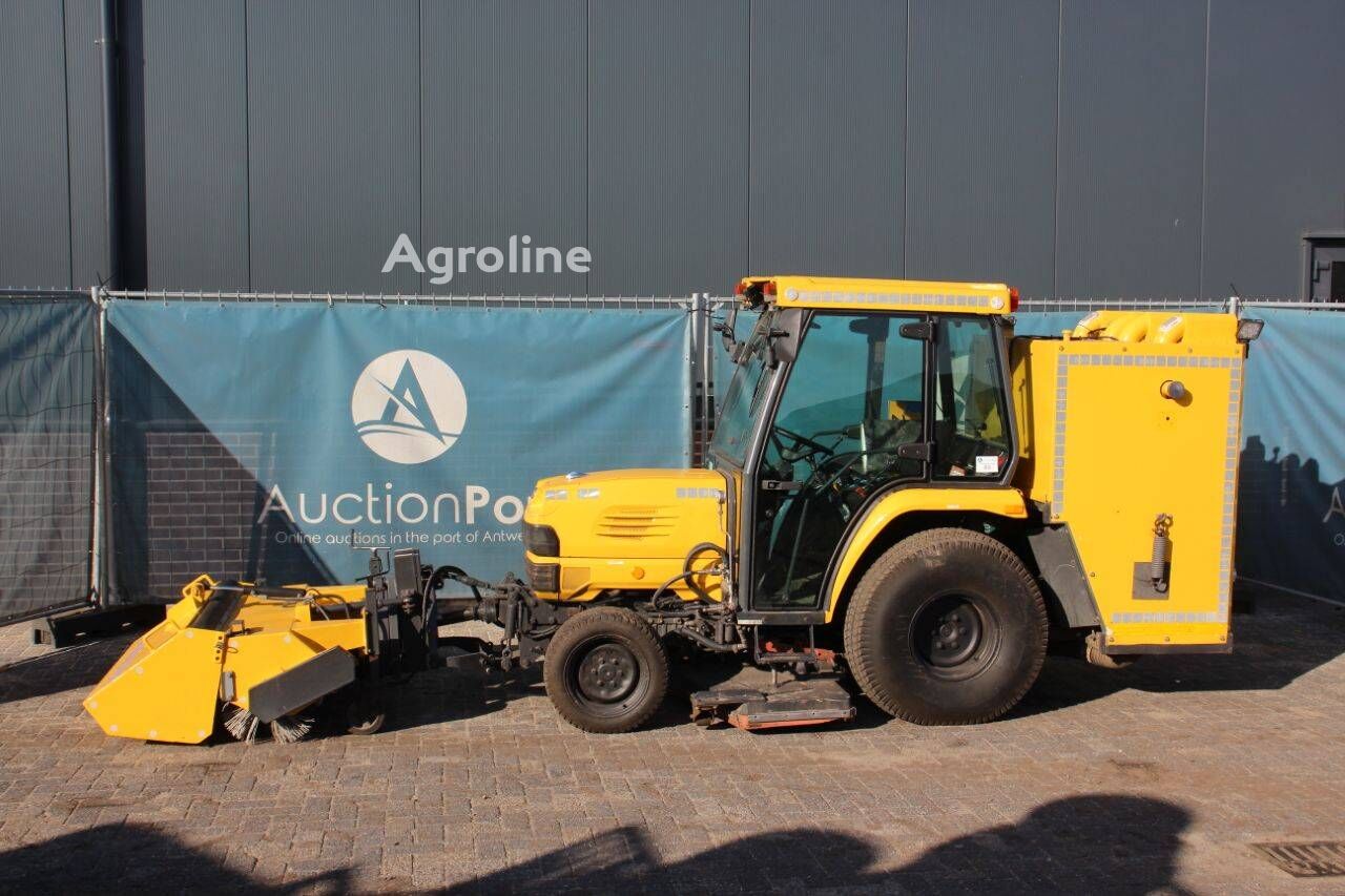 جرار بعجلات Kubota Version STV40 - Agroline