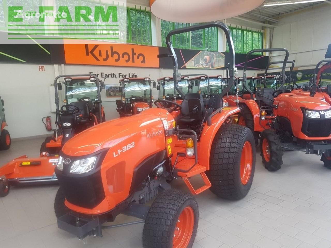 تراکتور چرخ دار Kubota l1-382