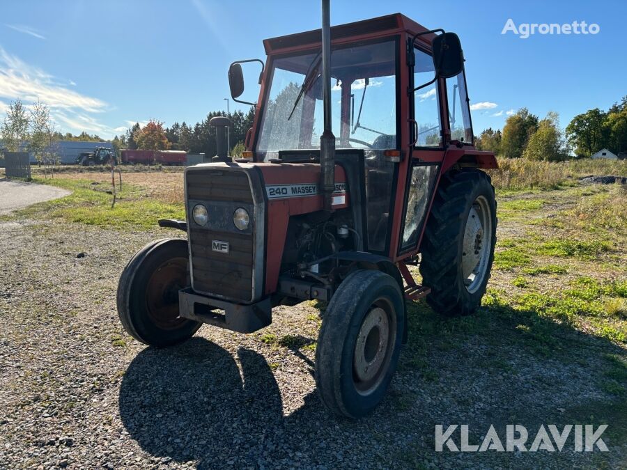 tracteur à roues Massey Ferguson 240