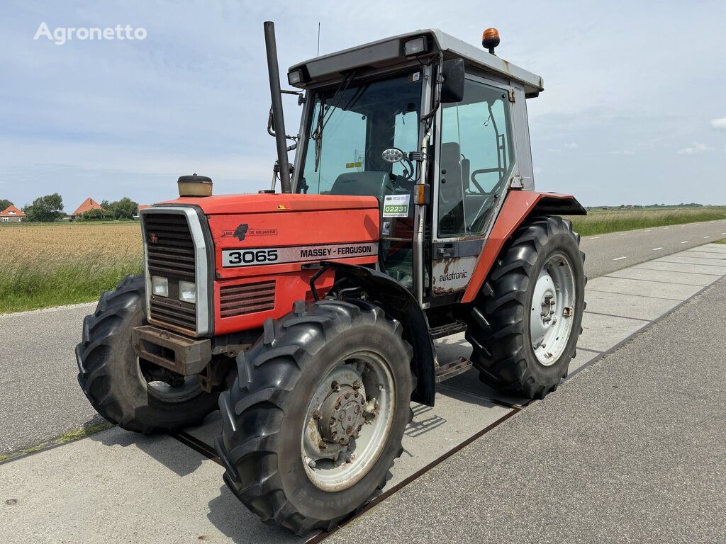 ciągnik kołowy Massey Ferguson 3065