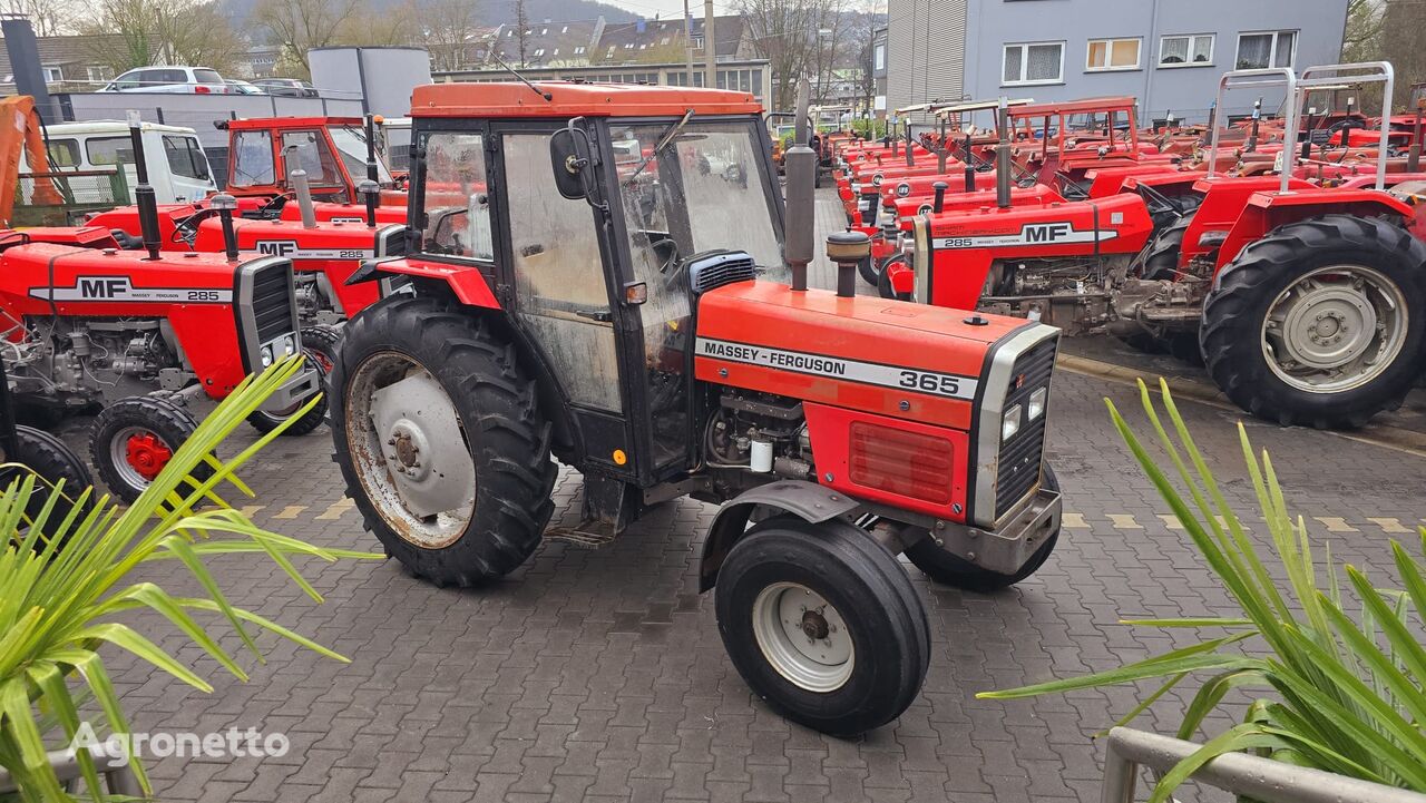 trator de rodas Massey Ferguson 365