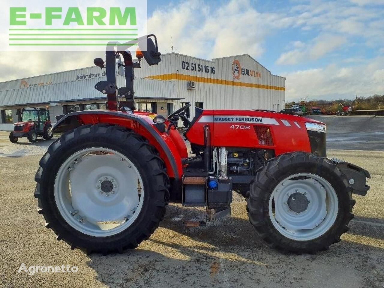 tracteur à roues Massey Ferguson 4708