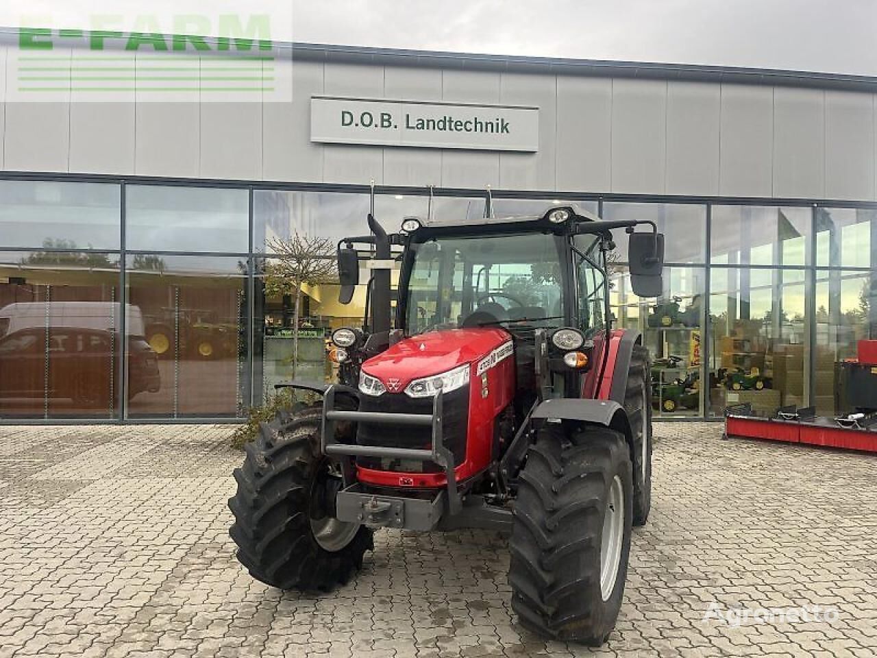 Massey Ferguson 4708 wheel tractor