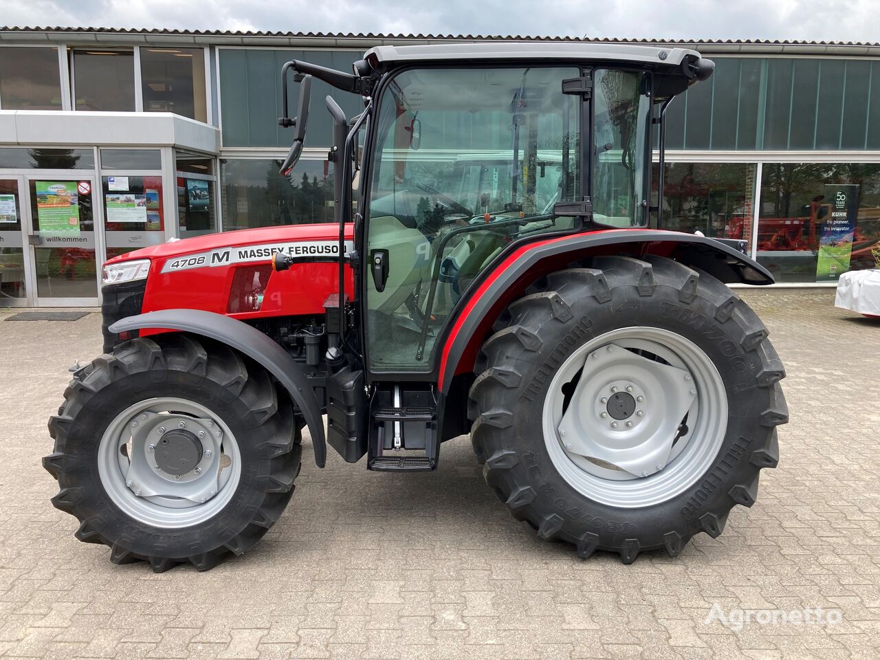 جديد جرار بعجلات Massey Ferguson 4708 M Cab Essential