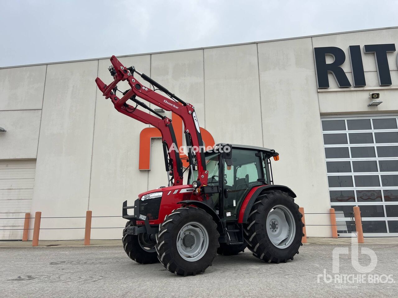 tracteur à roues Massey Ferguson 4709M