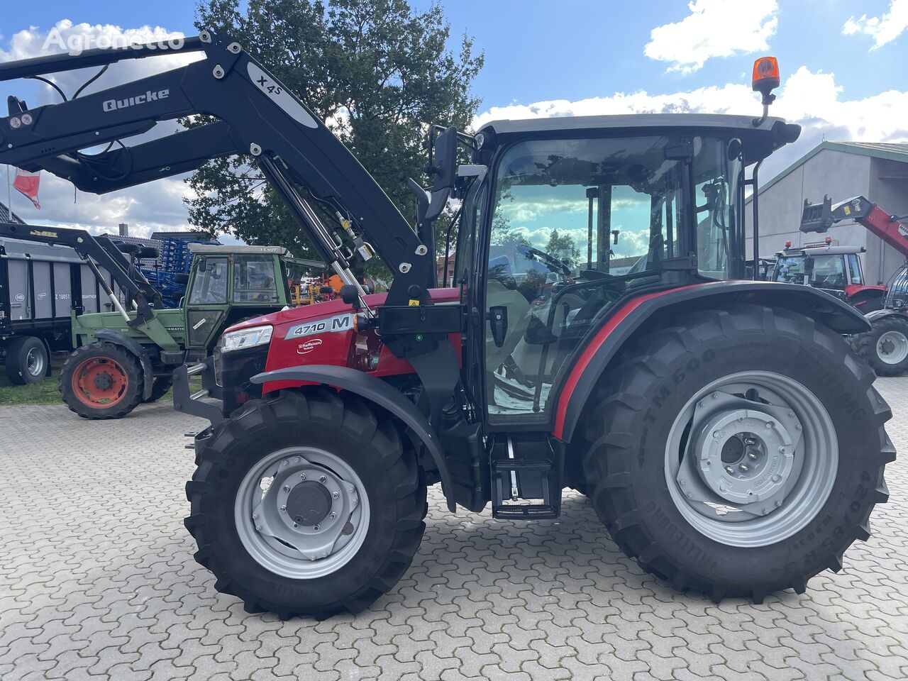 трактор колесный Massey Ferguson 4710 M Cab Essential