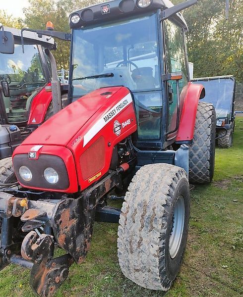 Massey Ferguson 5445 traktor på hjul