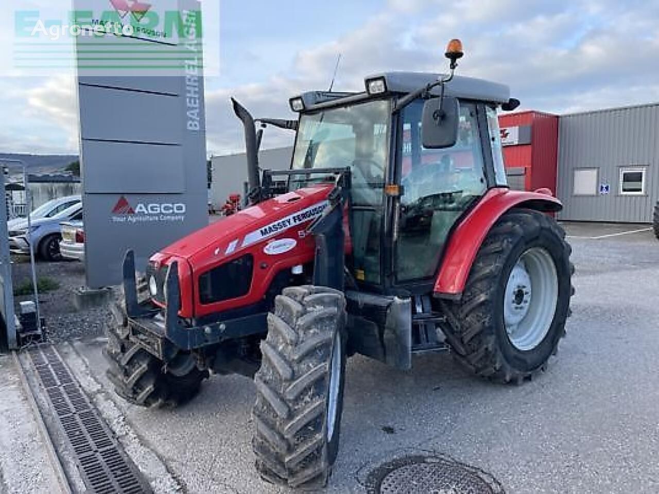 tractor cu roţi Massey Ferguson 5455