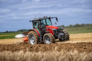 جديد جرار بعجلات Massey Ferguson 5M.135