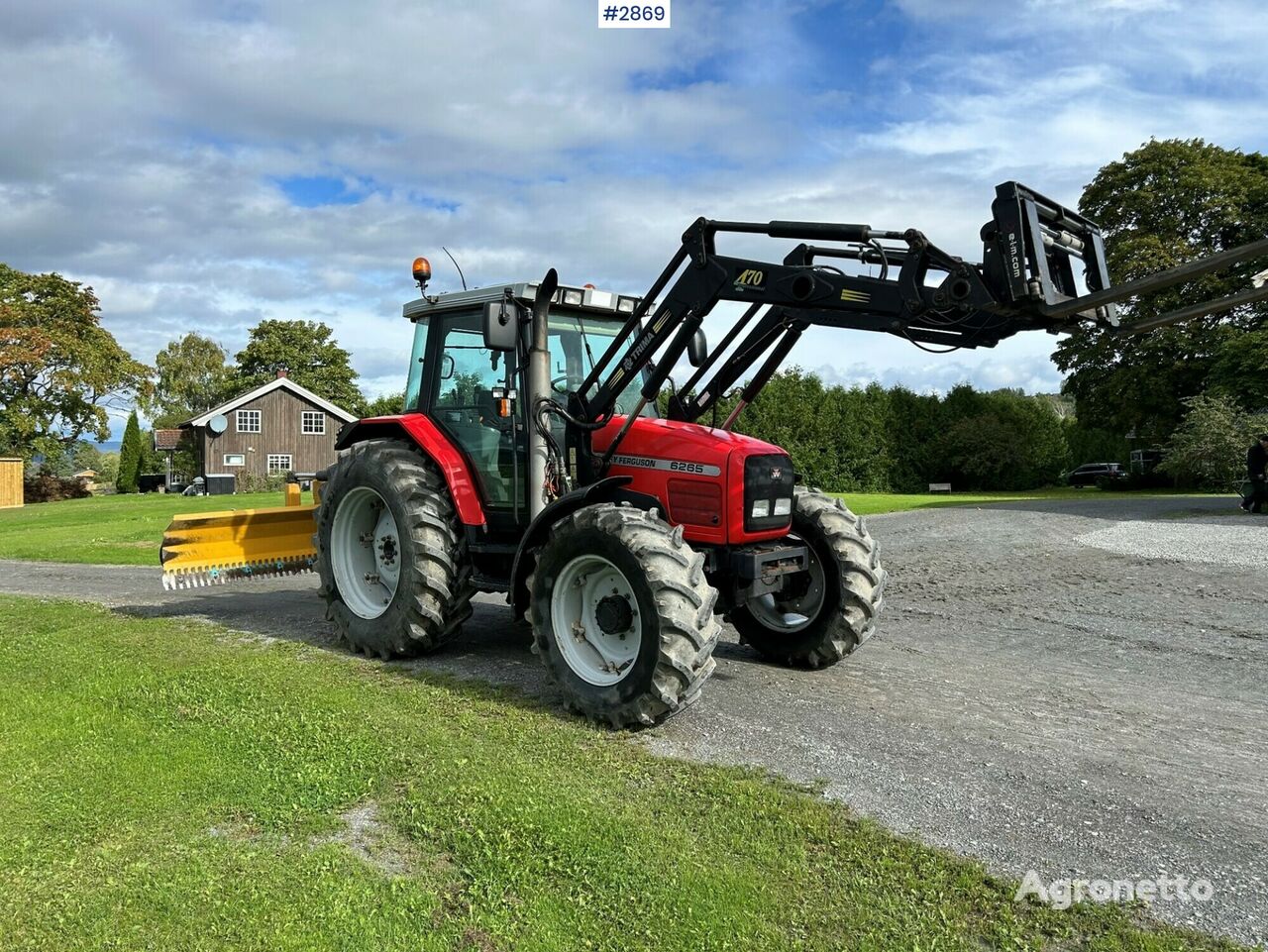 kolesový traktor Massey Ferguson 6265