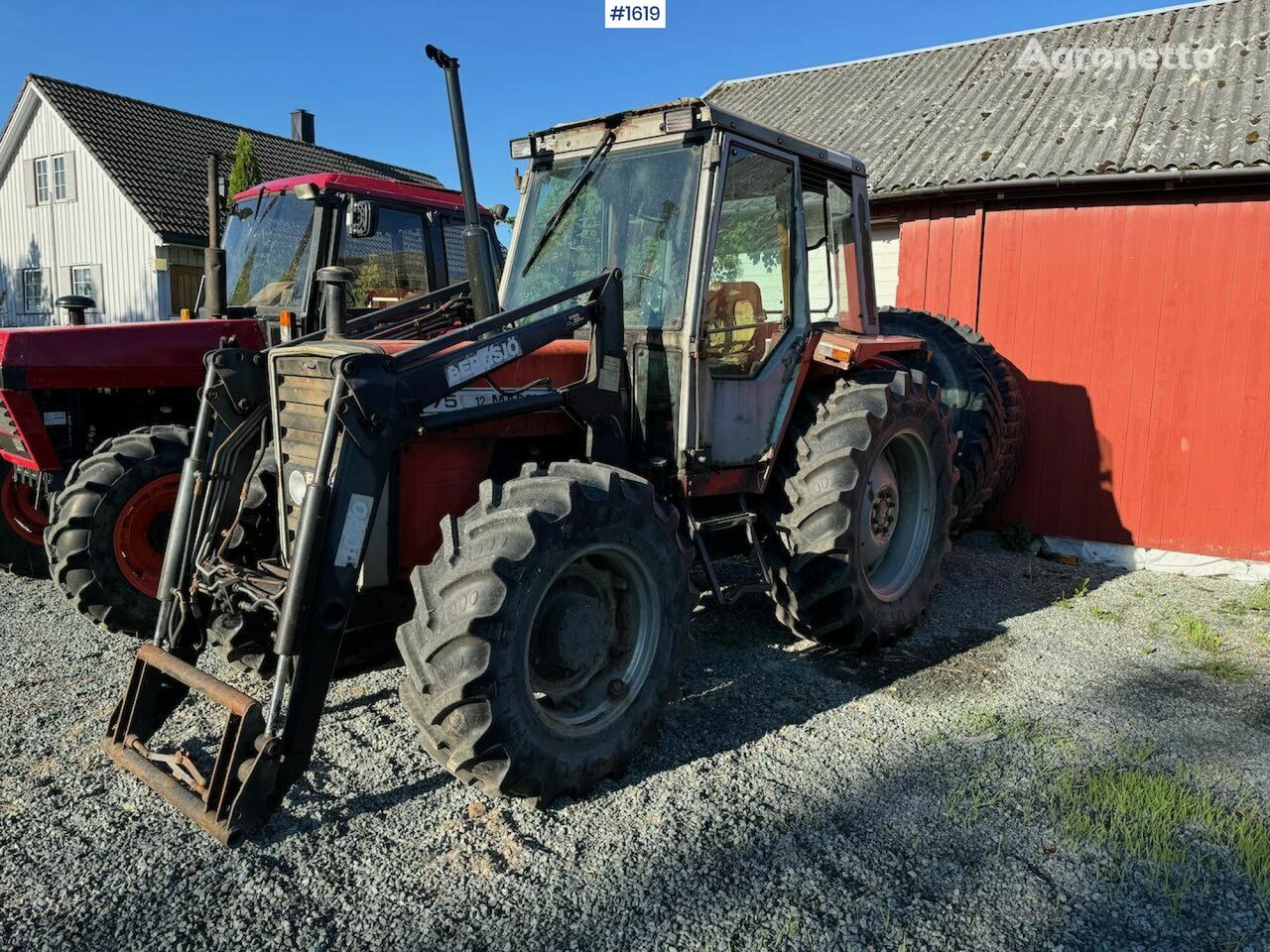 Massey Ferguson 675 ホイールトラクター