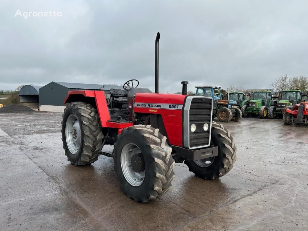 tracteur à roues Massey Ferguson 698T