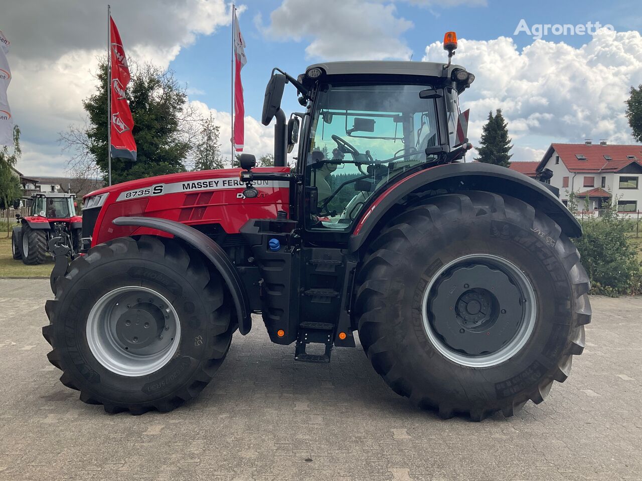 tracteur à roues Massey Ferguson 8735 S Dyna-VT EXCLUSIVE