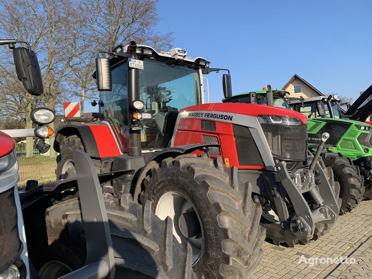 tracteur à roues Massey Ferguson 8S.305 Dyna-VT Exclusive