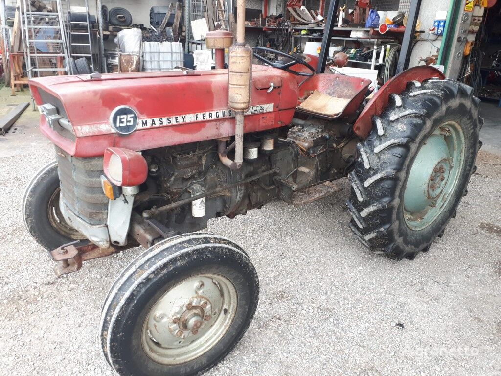 tracteur à roues Massey Ferguson MF 135 SPECIAL