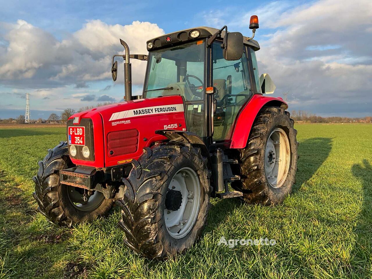 Massey Ferguson MF 5455 wheel tractor