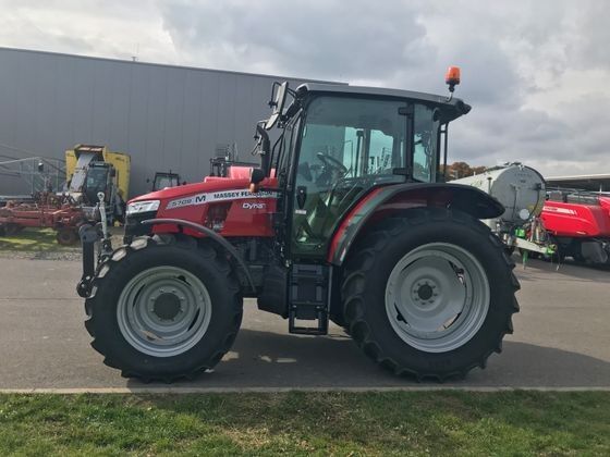 Massey Ferguson MF 5709M Dyna-VT Efficient  wielen trekker