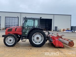 جرار بعجلات Massey Ferguson MF2210-4