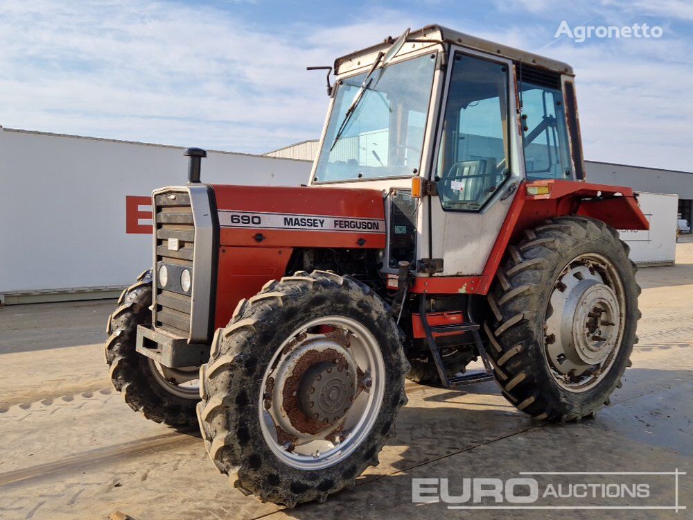 تراکتور چرخ دار Massey Ferguson MF690