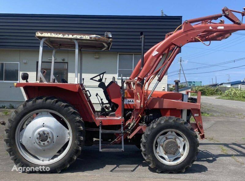 tractor cu roţi Massey Ferguson TRACTOR(Massey Ferguson)