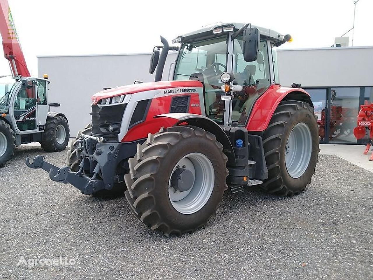 جرار بعجلات Massey Ferguson mf 6s.180 dyna-vt exclusive Exclusive