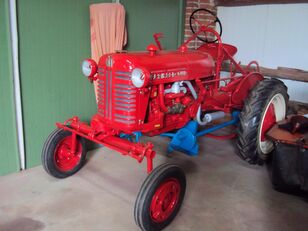 ratastraktor McCormick Farmall Cub