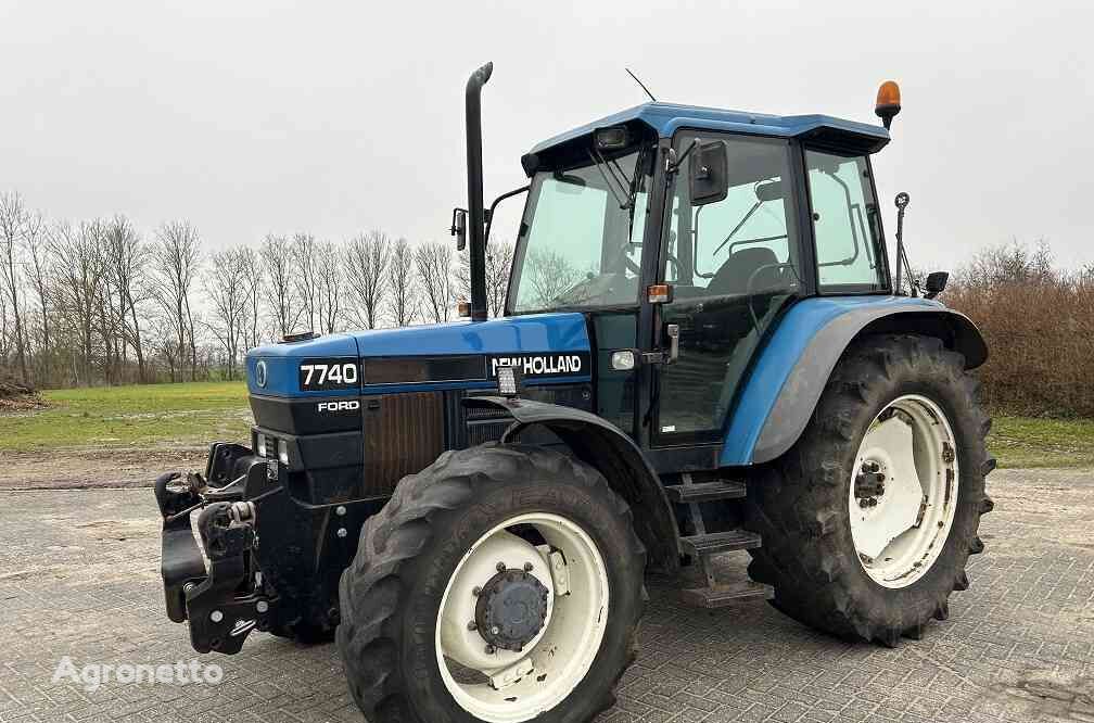 New Holland 7740 Radtraktor