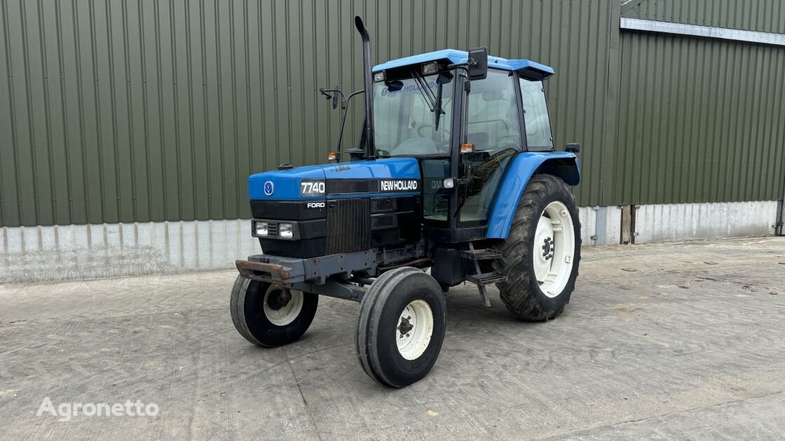 New Holland 7740 SLE wheel tractor